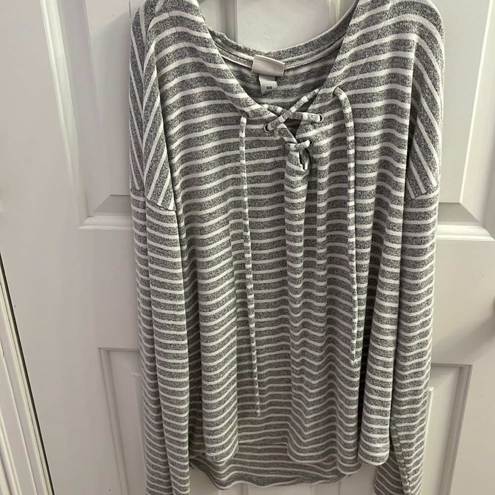 XS Gray and White Sweater